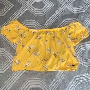 🌻Hollister off the shoulder top!